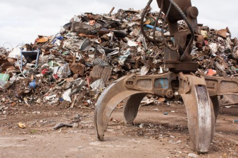 Centro reciclado chatarras123rf 3168