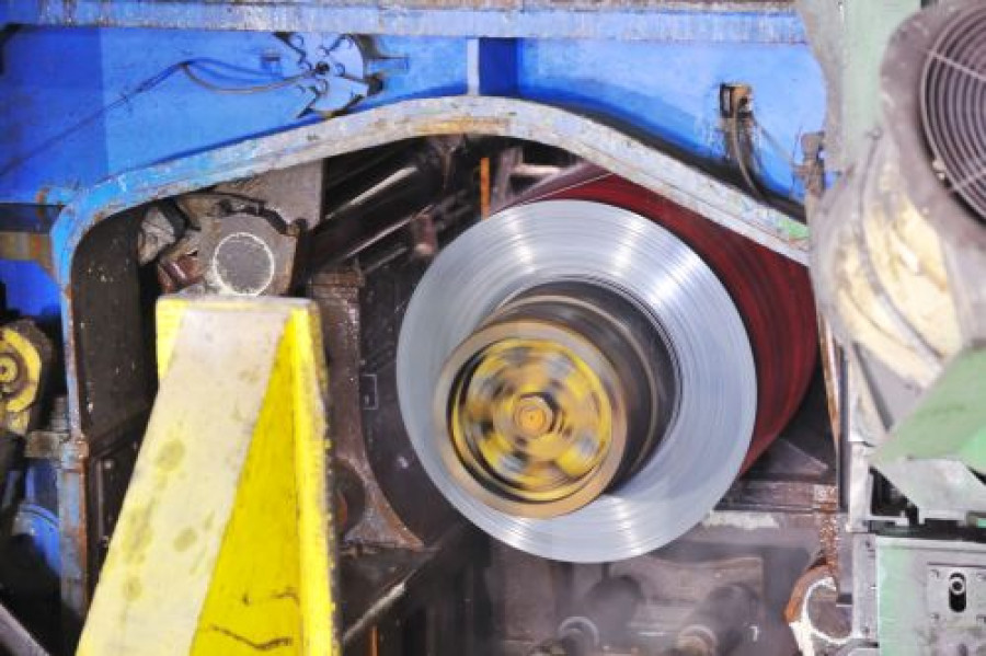 Aluminio procesoproduccion 123rf b