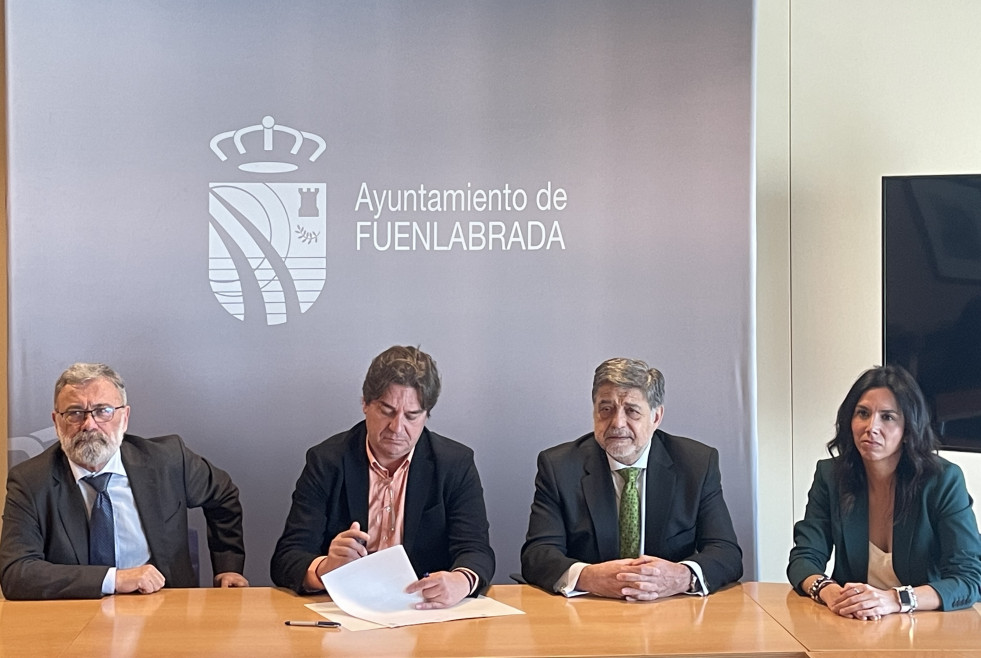 Firma convenio Ecopilas y Ayuntamiento de Fuenlabrada Abril 2024